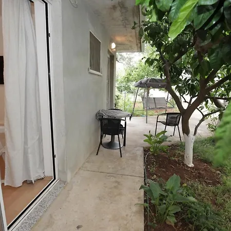 With A Parking Space - 14958 Zára