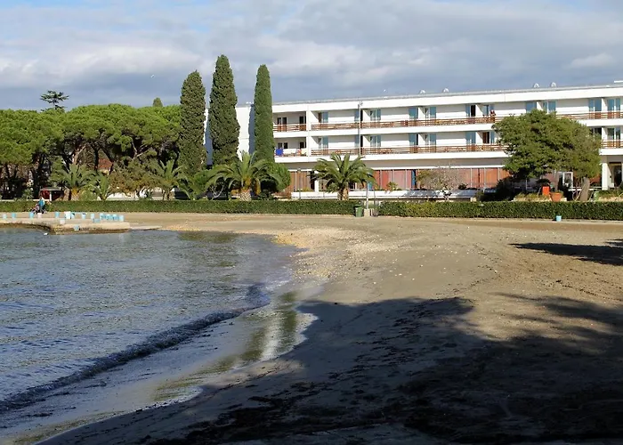 With A Parking Space - 14958 Zára